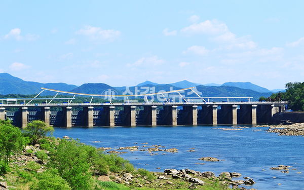 팔당댐은 전력 생산을 위주로 하는 발전용 댐으로서 한국수자원공사가 아닌 한국수력원자력이 관할하고 있다.