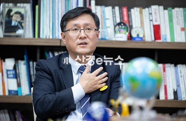 김성환 의원이 산경e뉴스와 인터뷰하고 있다 (사진=산경e뉴스)