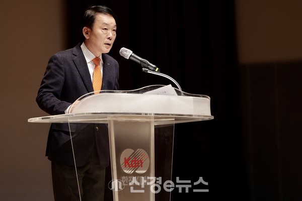 김장현 한전KDN 사장이 신년사를 전하고 있다.