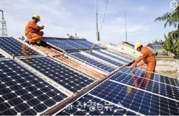 중국을 비롯, 베트남 등 동남아시아 국가에서 태양광 발전사업이 CF100 대응 및 새로운 일자리 창출효과로 늘어나고 있다. (사진=vietnamfinance.vn)