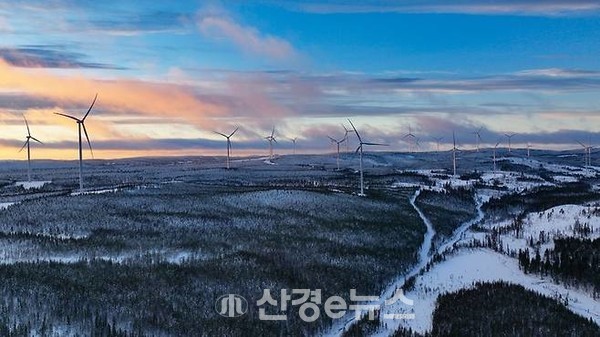 중부발전이 독일과 컨소시엄으로 진출한 '스웨덴 스타브로 풍력발전' 전경. 북유럽 스칸디나비아 반도 최대 규모로 2022년 5월부터 발전을 개시했다. 